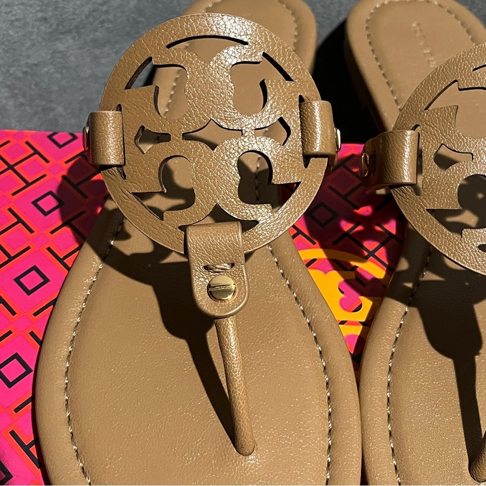 Tory Burch Women’s Miller Leather Sandals Almond Flour Size 10 - Picture 2 of 16